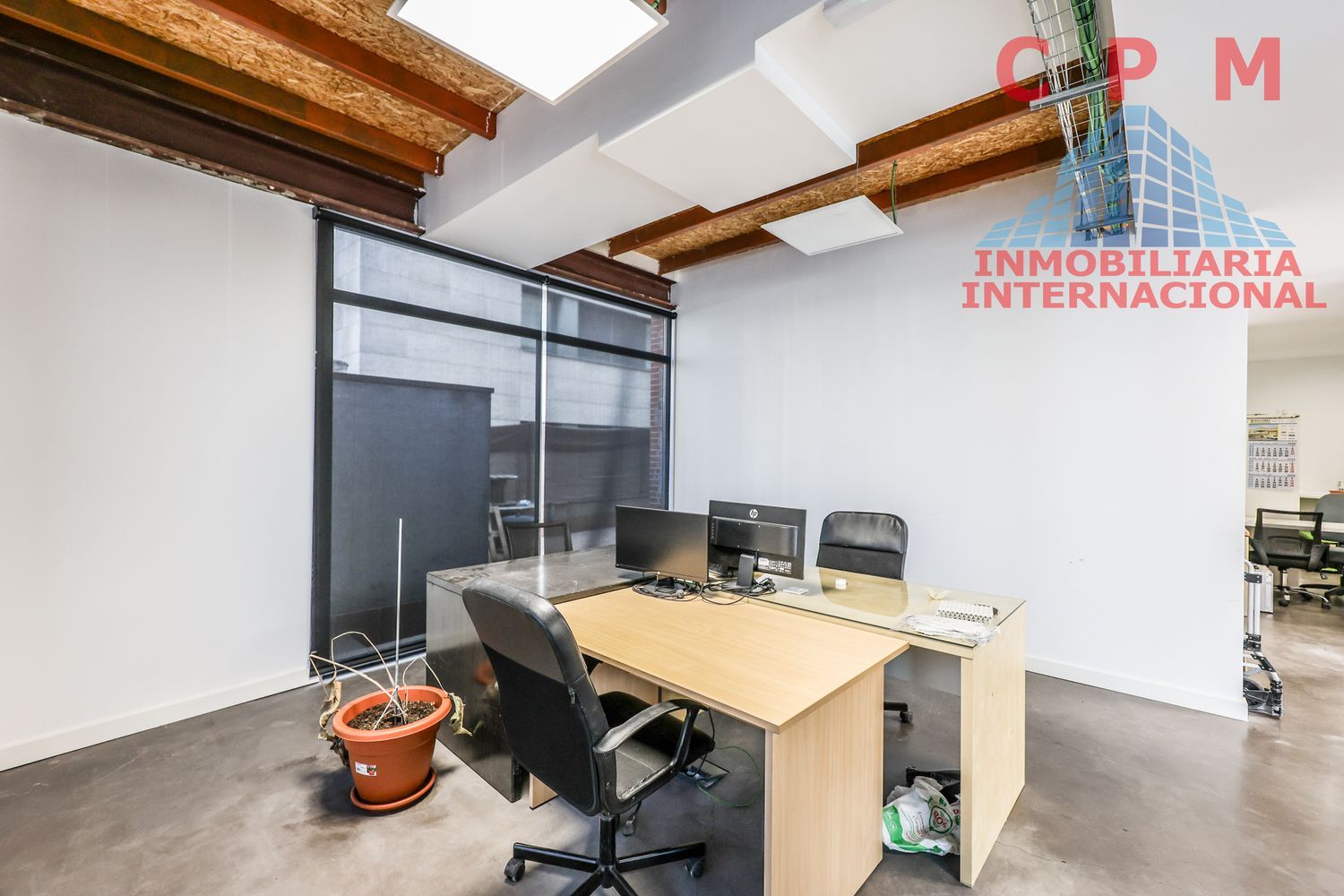 local-y-naves en madrid · fuencarral 2300€
