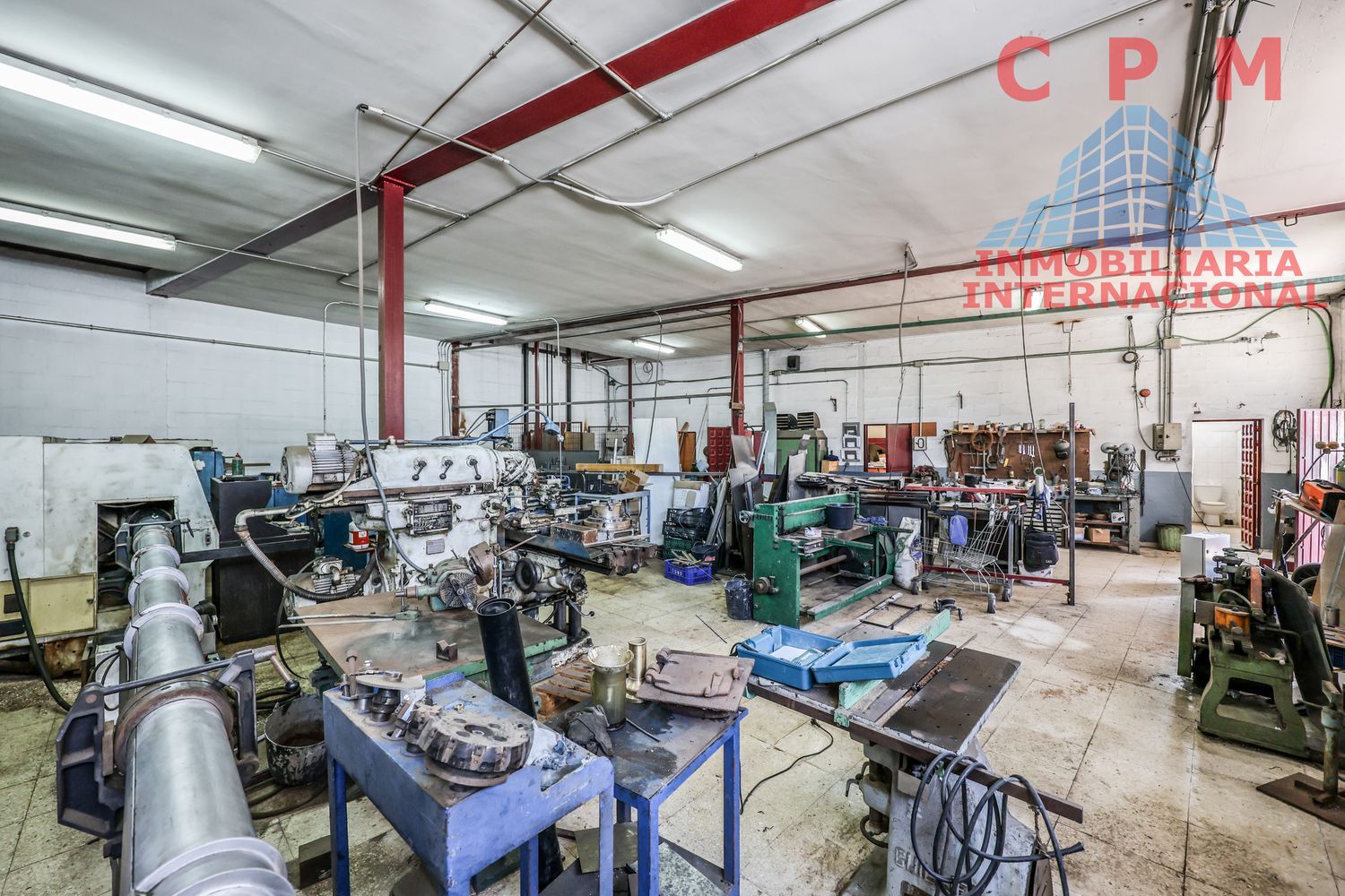 local-y-naves en leganes · leganes-norte 420000€