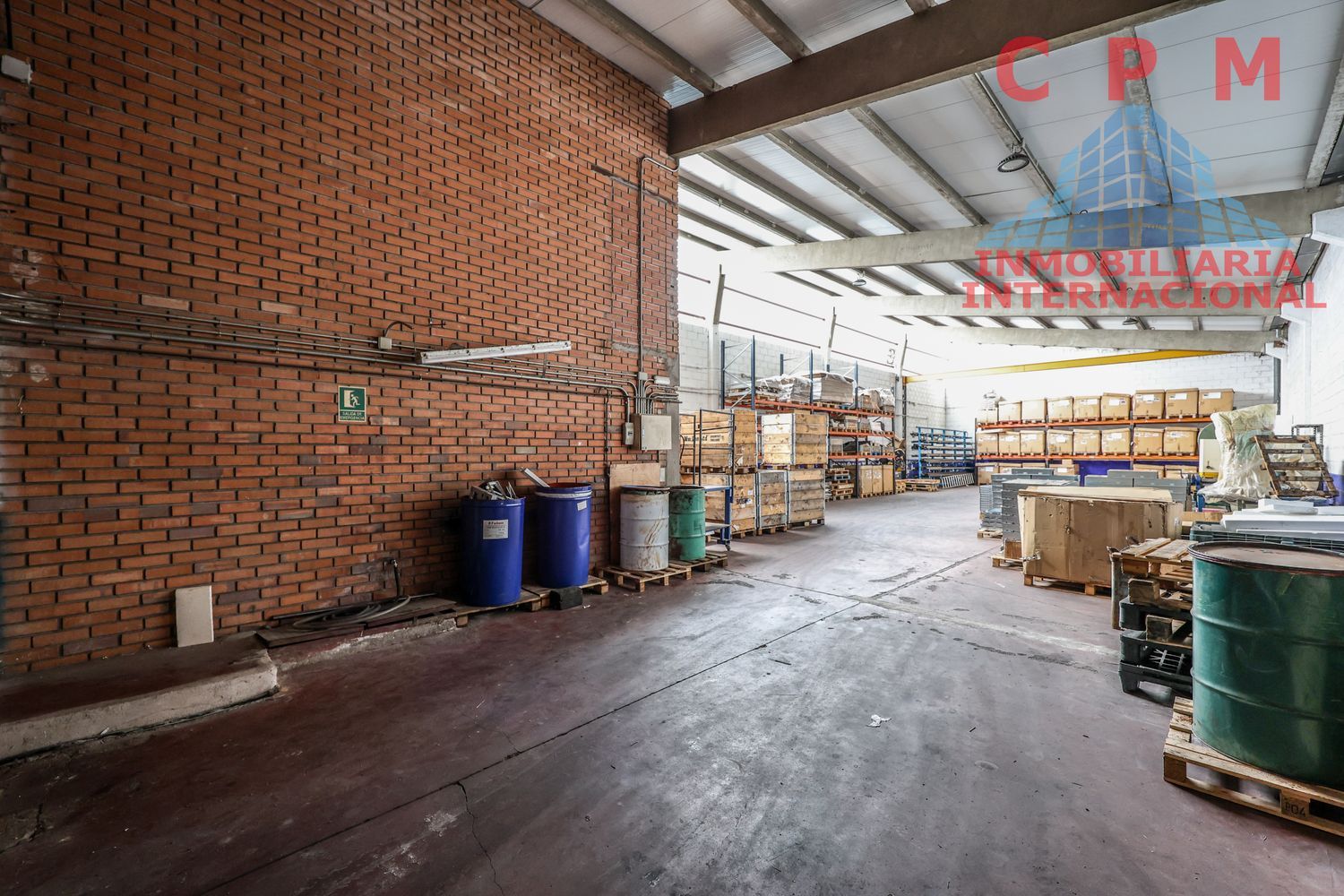 local-y-naves en ajalvir ·  1400000€