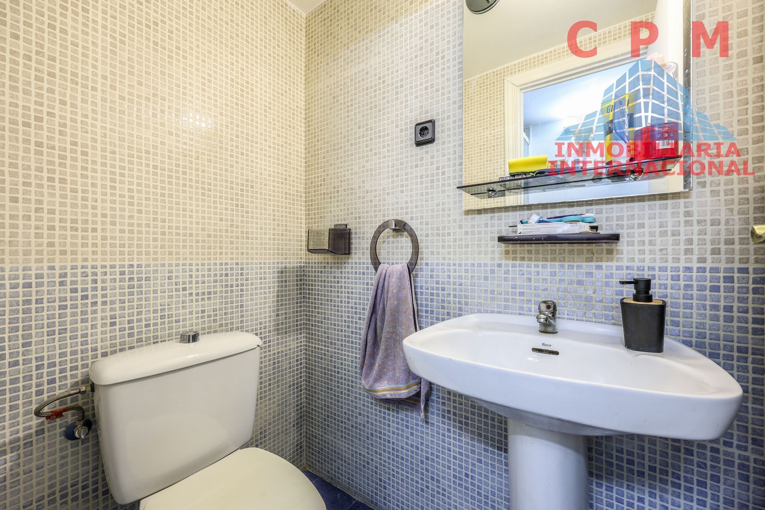 local-y-naves en madrid · latina 130000€
