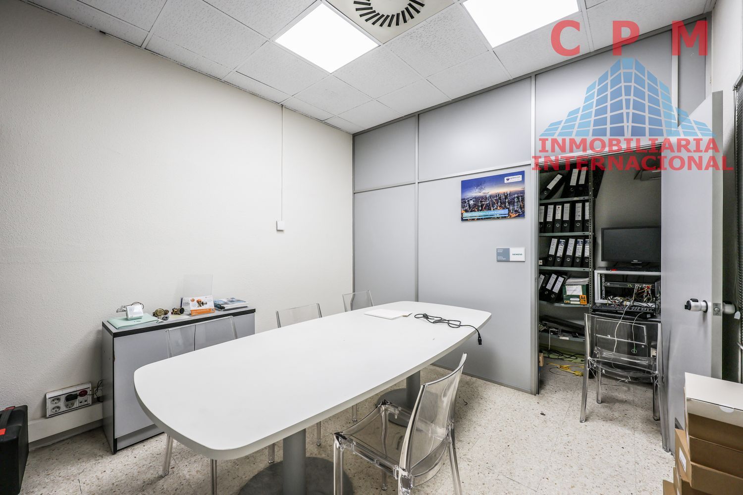 local-y-naves en madrid · villaverde 550000€