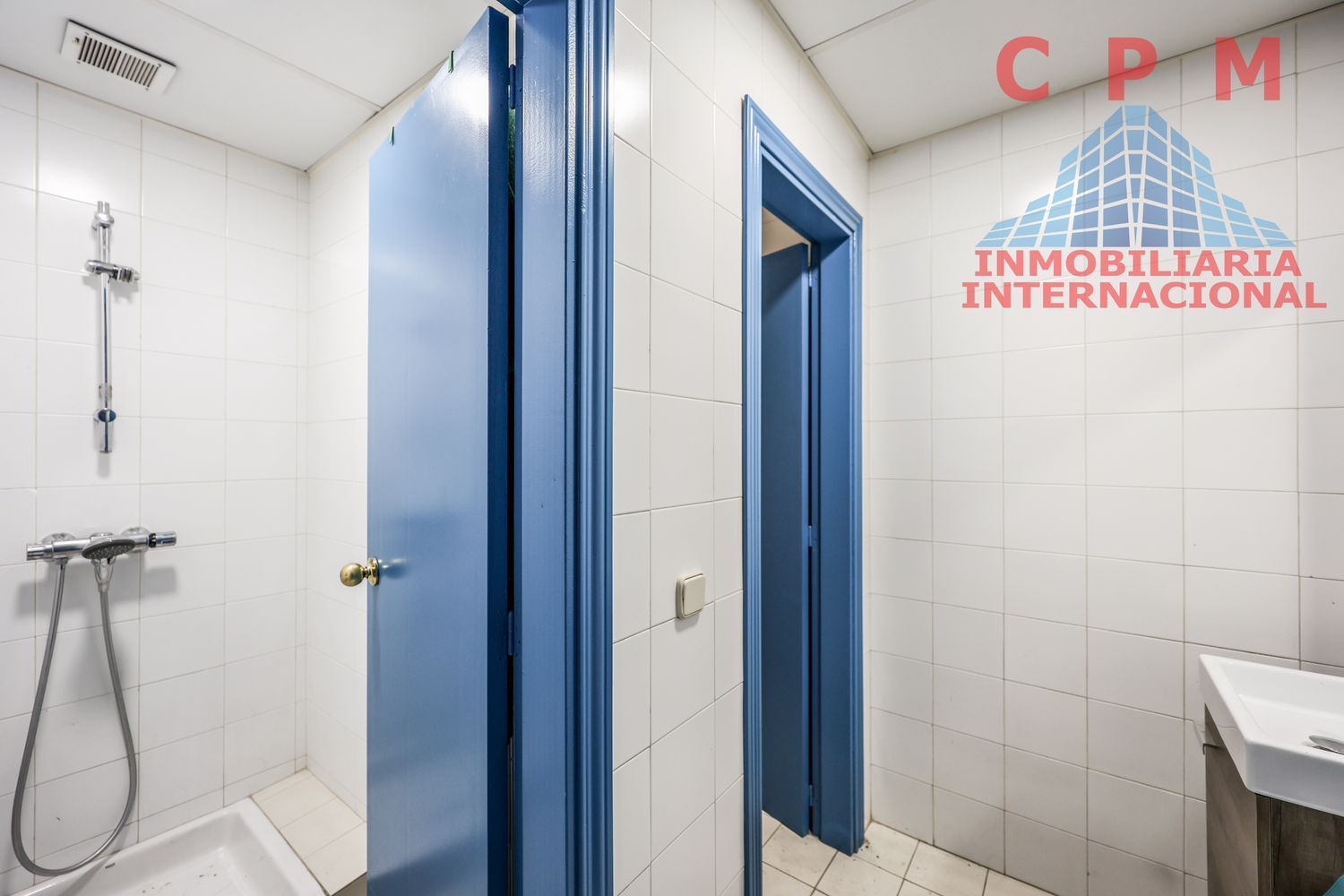 local-y-naves en madrid · villaverde 550000€