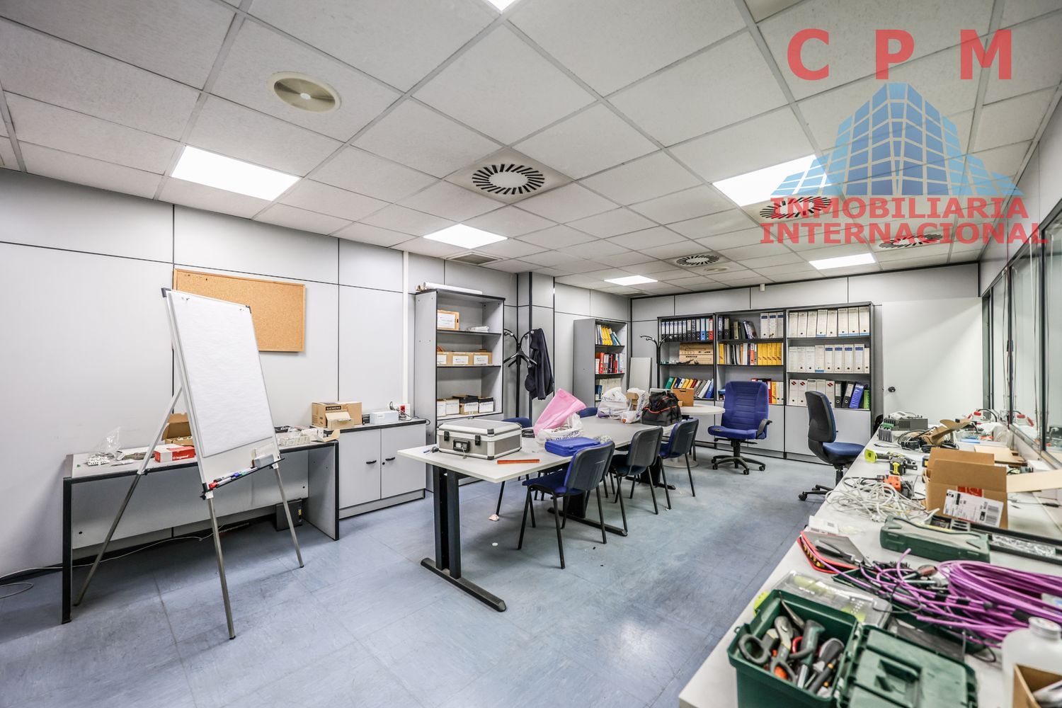 local-y-naves en madrid · villaverde 550000€