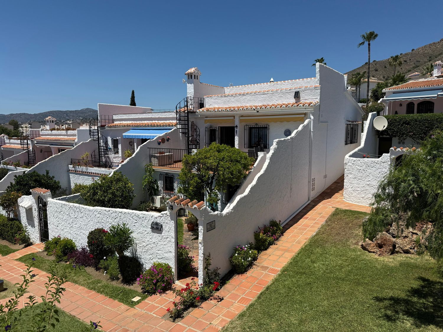casa-adosada en nerja · capistrano 525000€