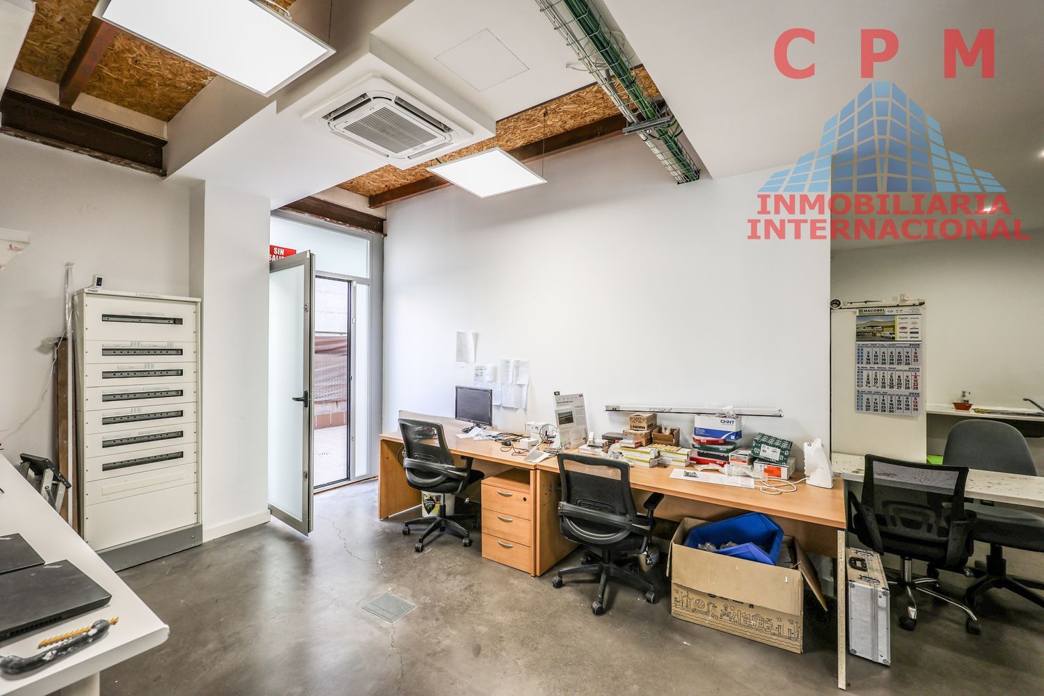 local-y-naves en madrid · fuencarral 2300€
