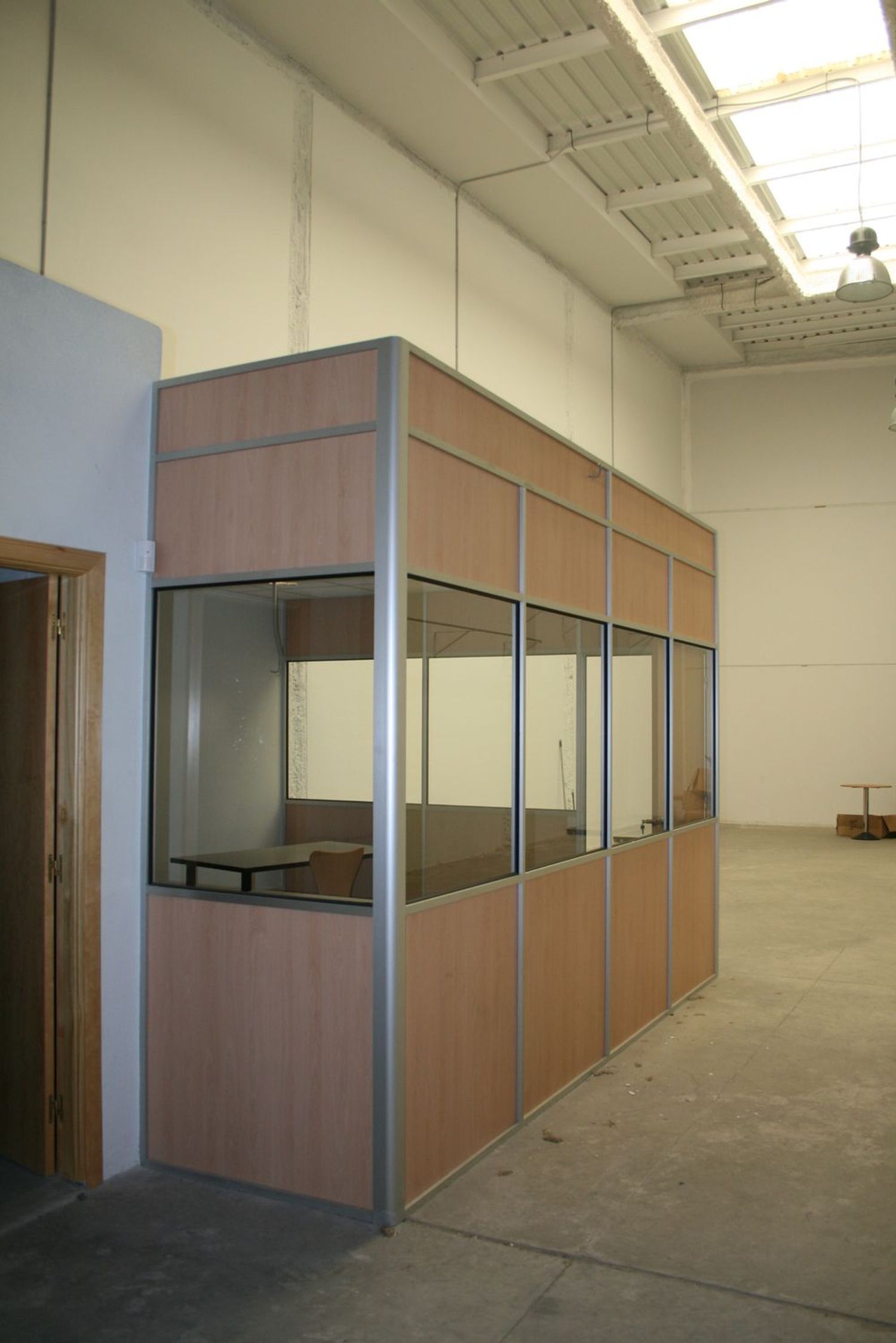 local-y-naves en madrid · villa-de-vallecas 235000€