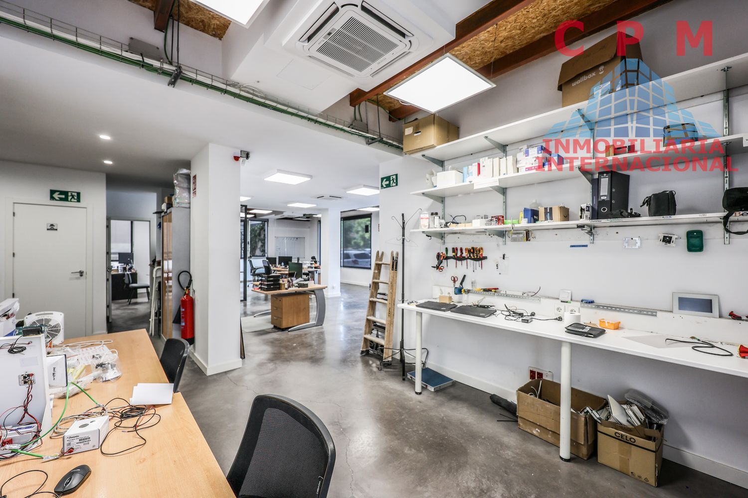 local-y-naves en madrid · fuencarral 2300€