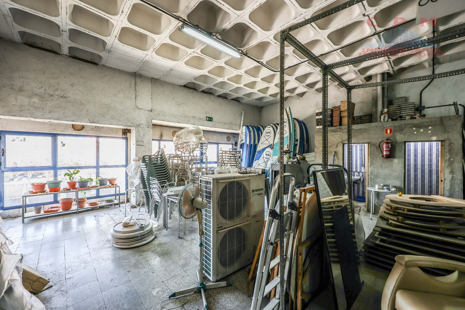 local-y-naves en madrid · hortaleza 700000€