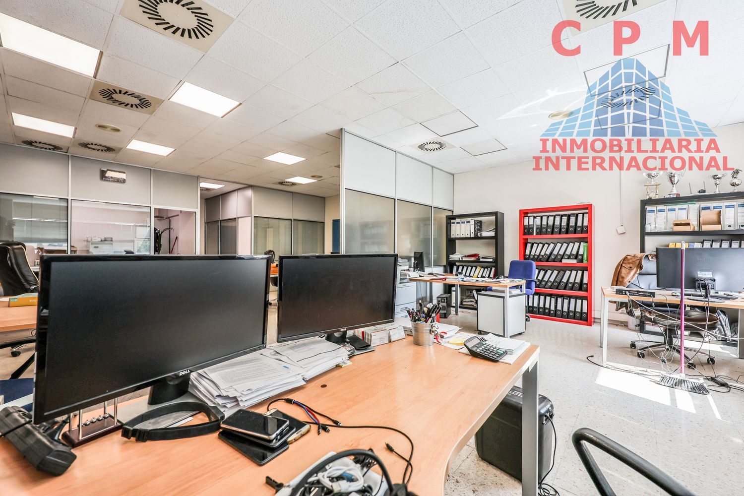 local-y-naves en madrid · villaverde 550000€