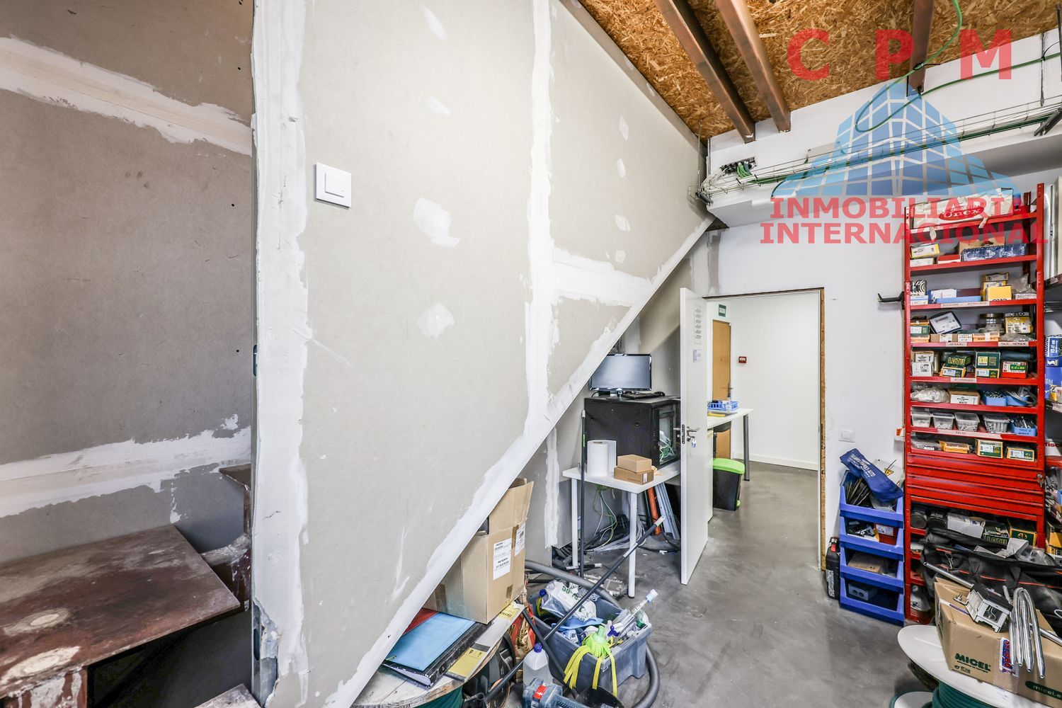 local-y-naves en madrid · fuencarral 2300€