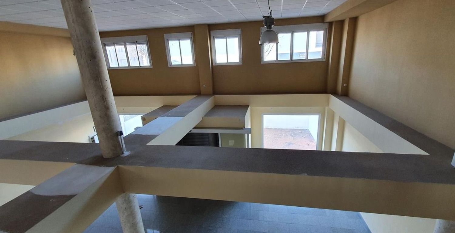 local-y-naves en mostoles · norte---universidad 499999€