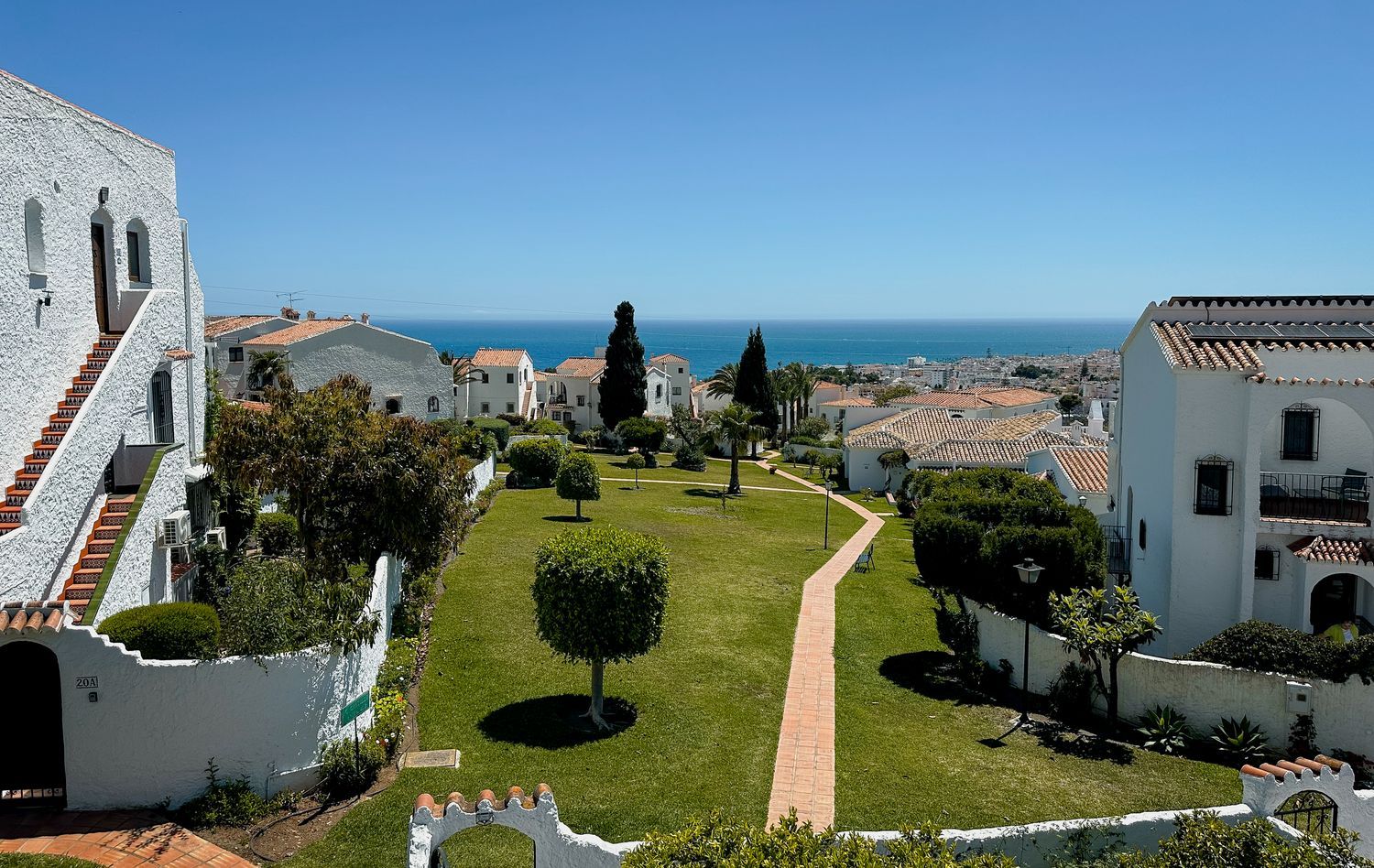 casa-adosada en nerja · capistrano 525000€
