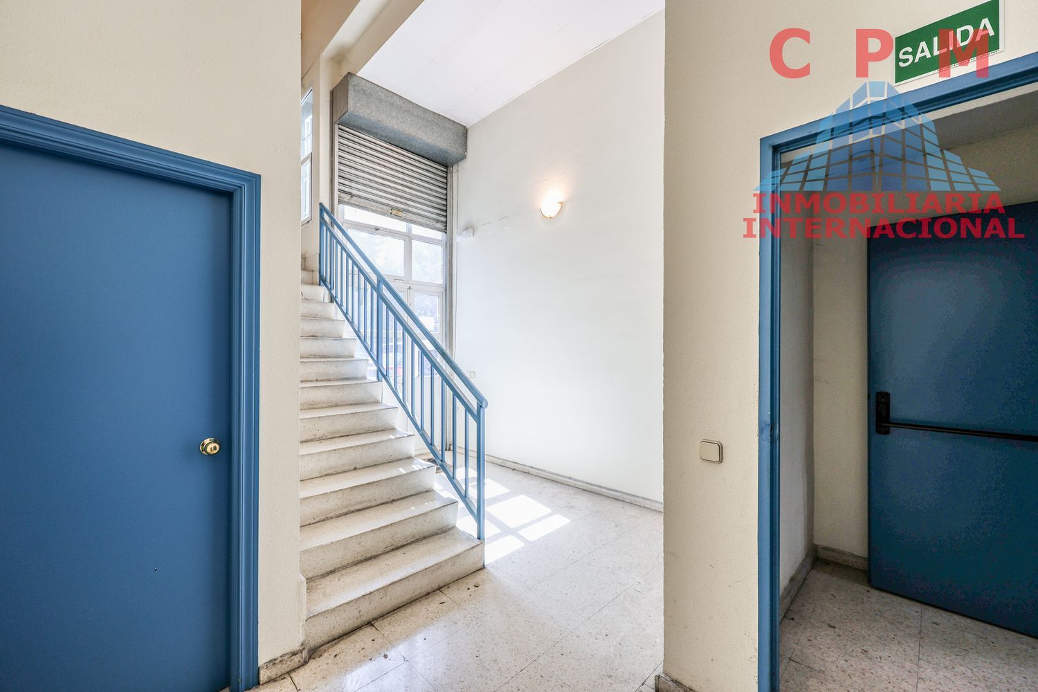 local-y-naves en madrid · villaverde 550000€