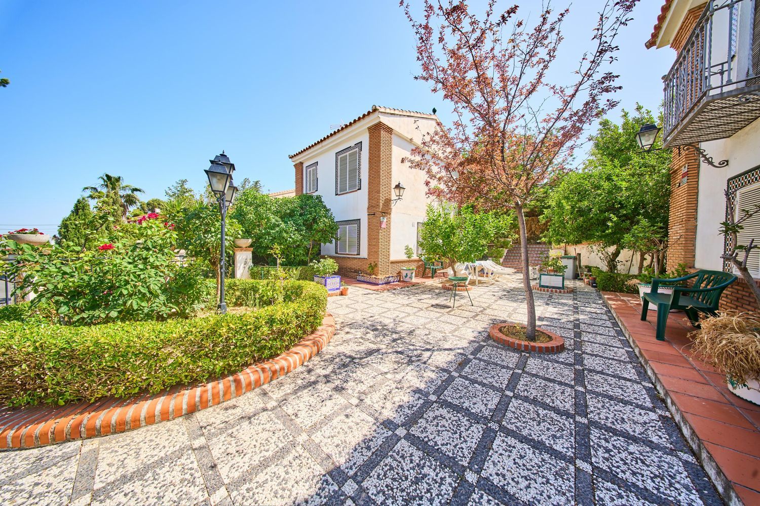 casa--chalet en otura ·  560000€