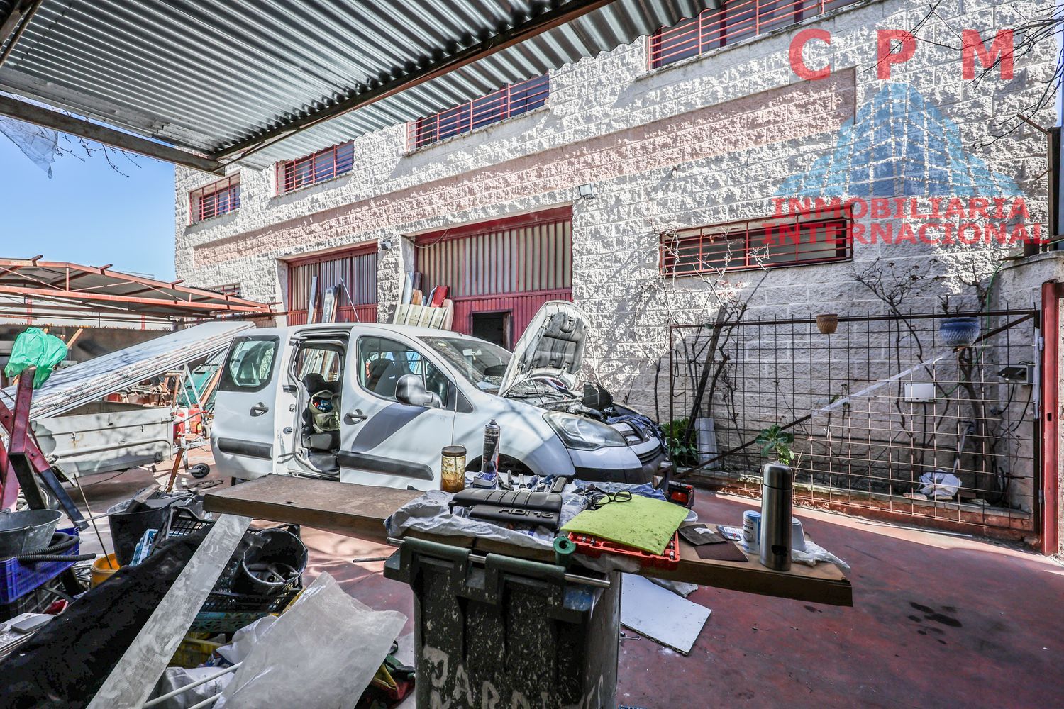 local-y-naves en leganes · leganes-norte 420000€