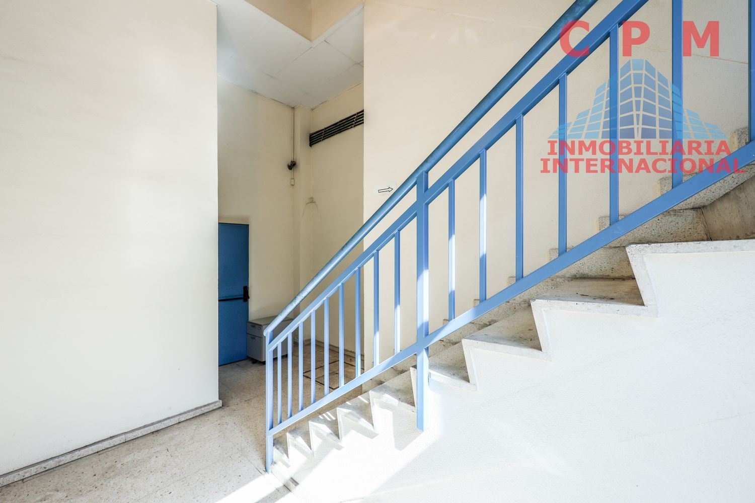 local-y-naves en madrid · villaverde 550000€