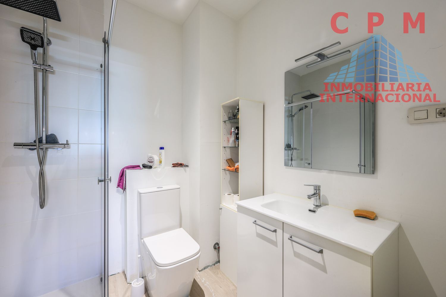 local-y-naves en madrid · villaverde 275000€