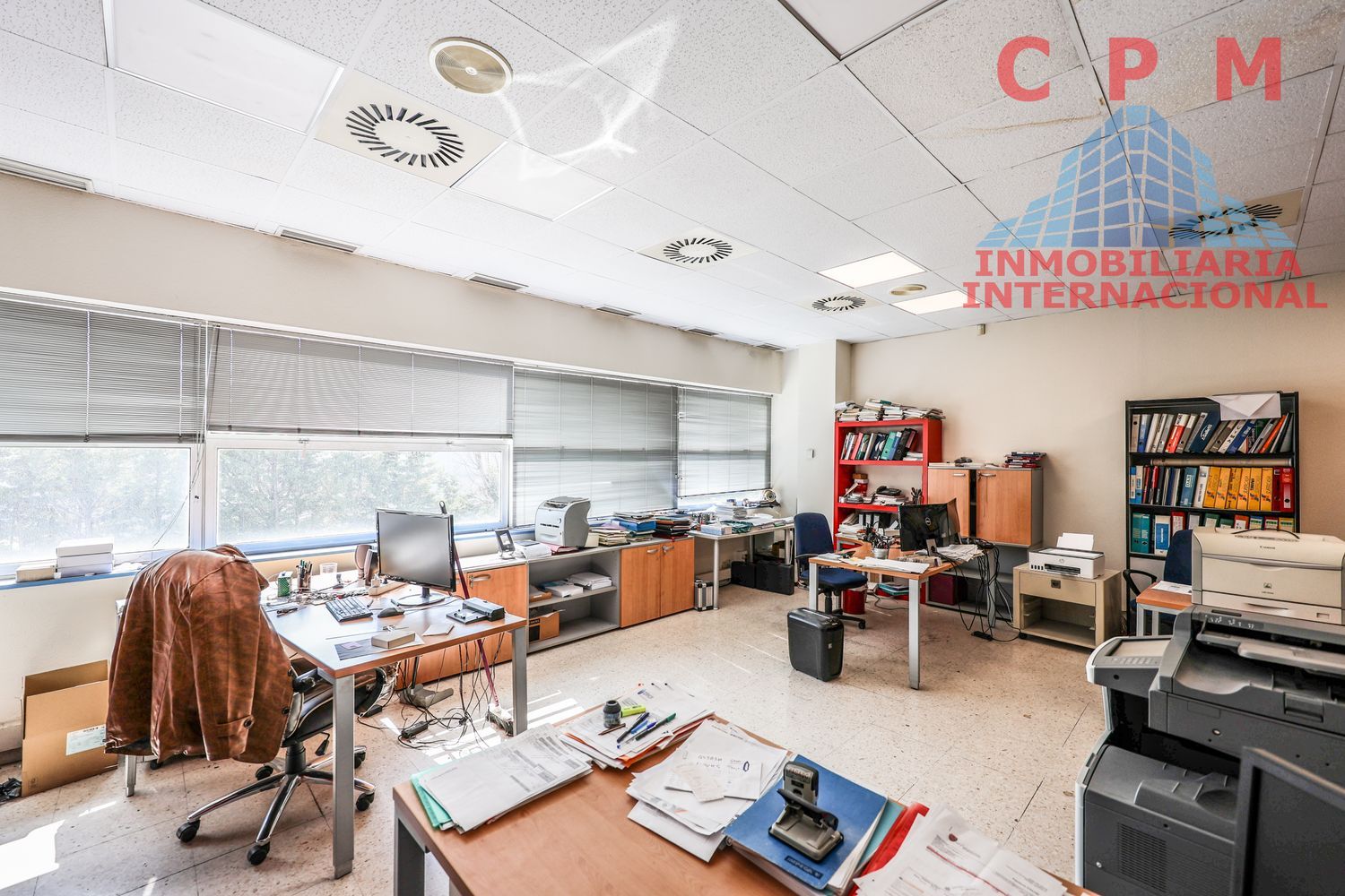 local-y-naves en madrid · villaverde 550000€