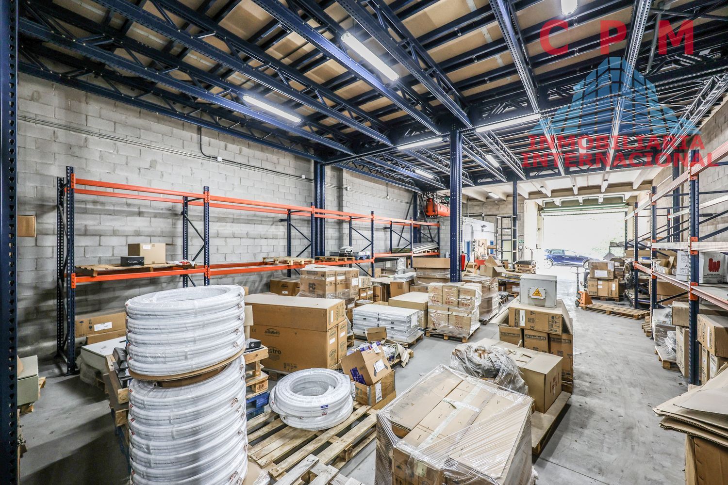 local-y-naves en madrid · villaverde 550000€