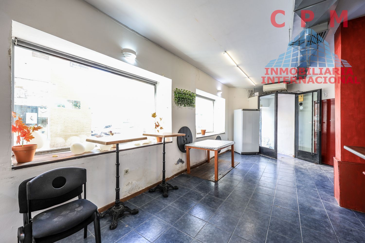local-y-naves en madrid · puente-de-vallecas 219000€
