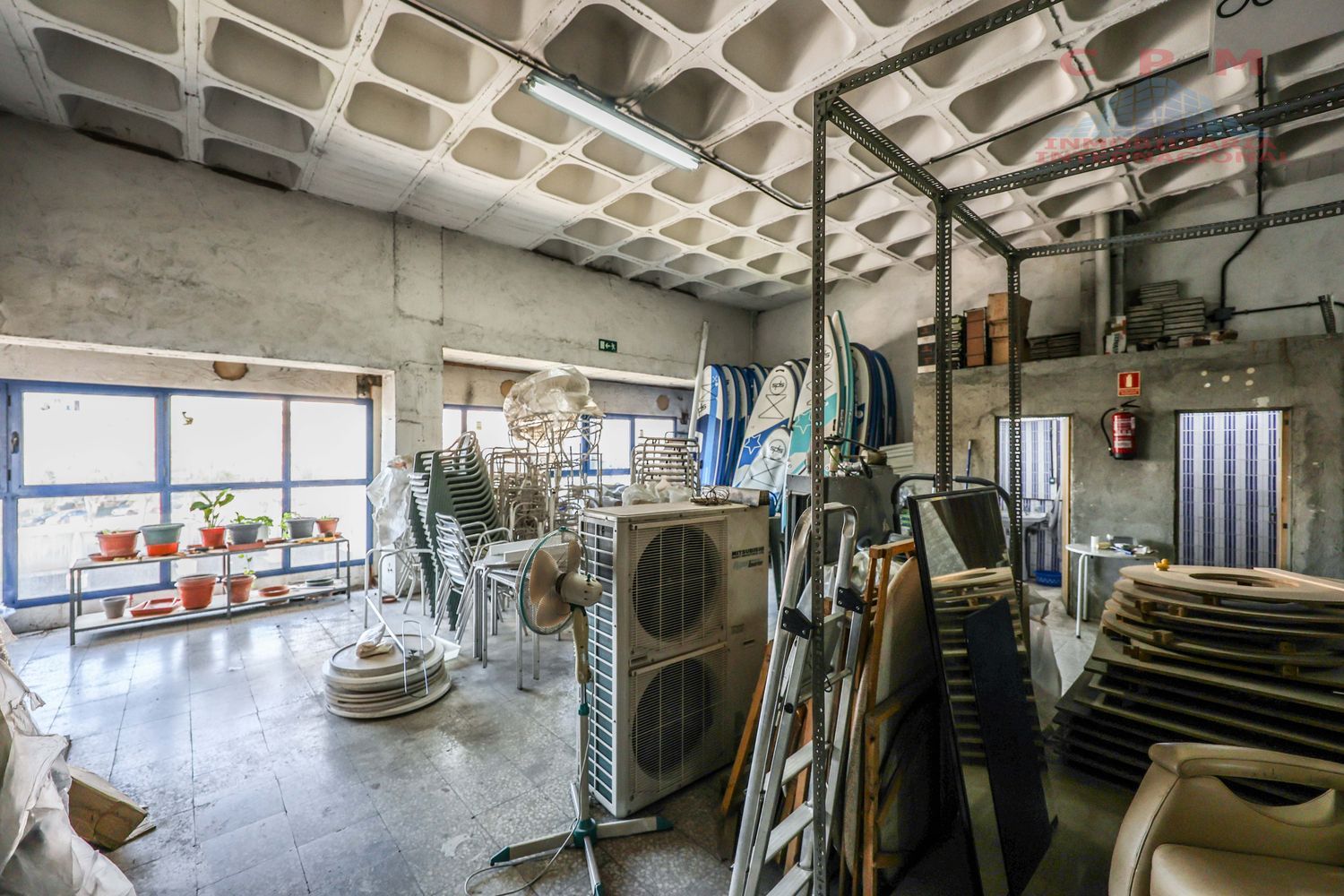 local-y-naves en madrid · hortaleza 700000€