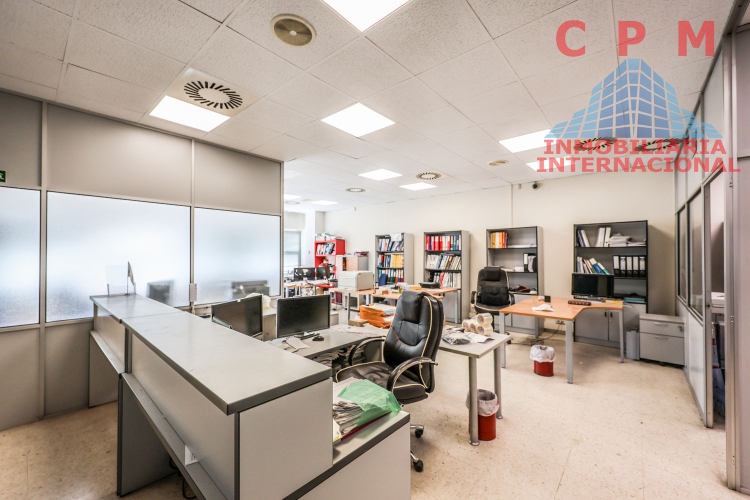 local-y-naves en madrid · villaverde 550000€