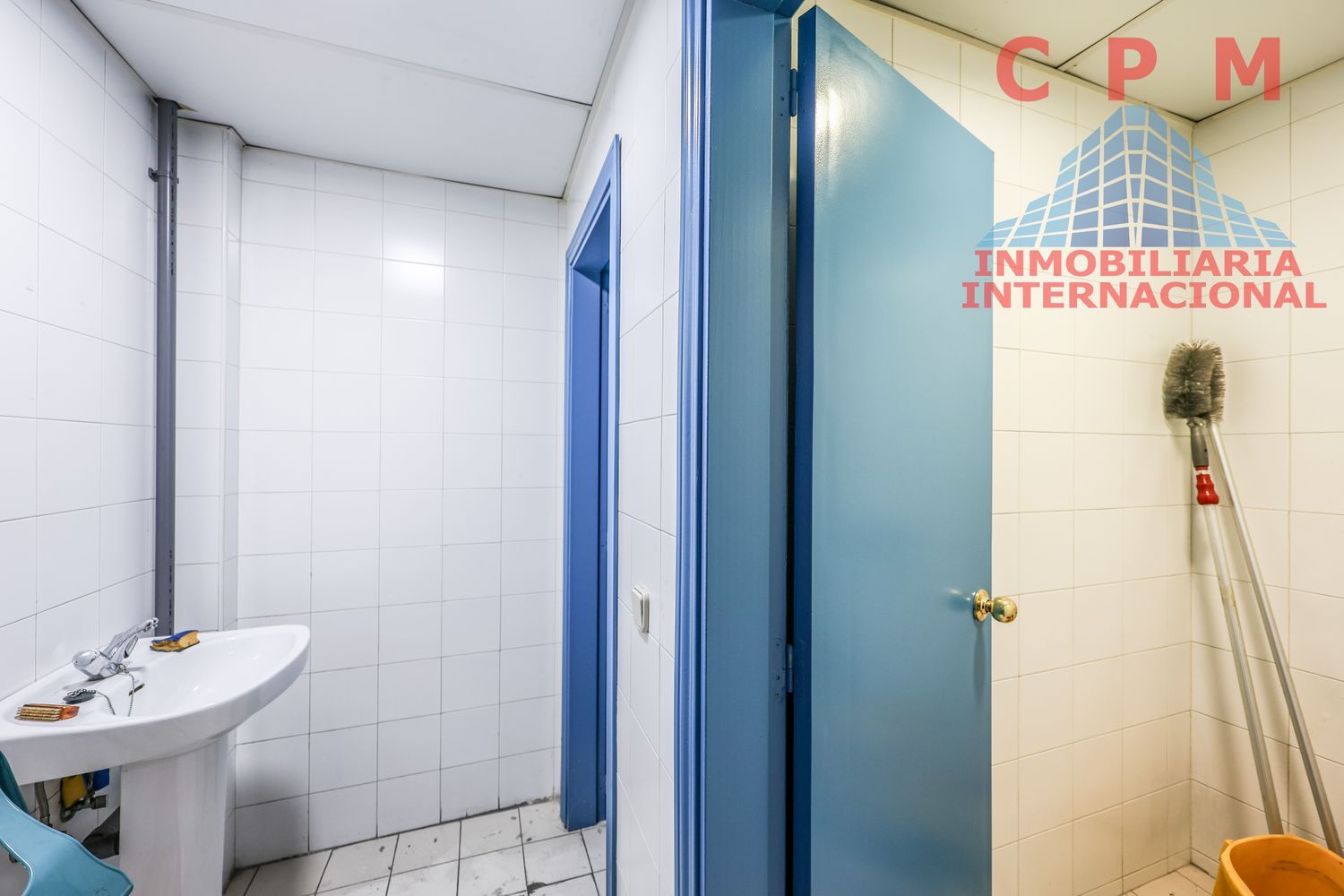 local-y-naves en madrid · villaverde 550000€