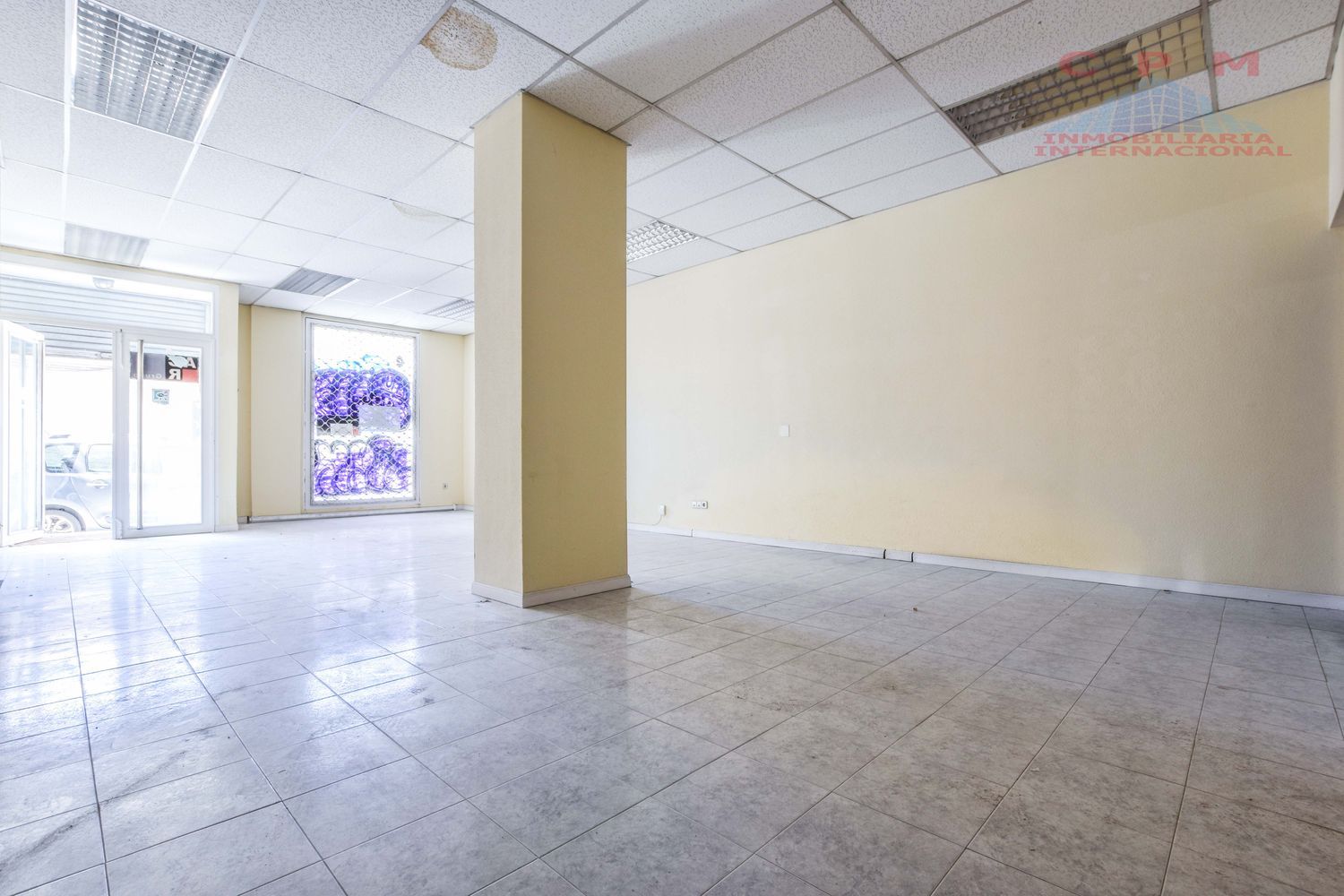 local-y-naves en madrid · centro 380000€