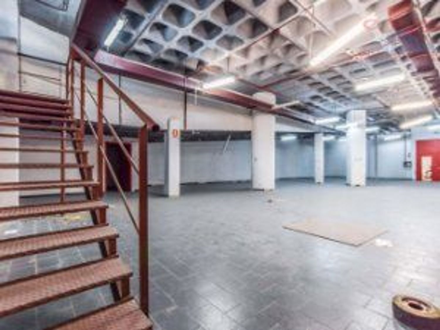 local-y-naves en madrid · hortaleza 1050000€