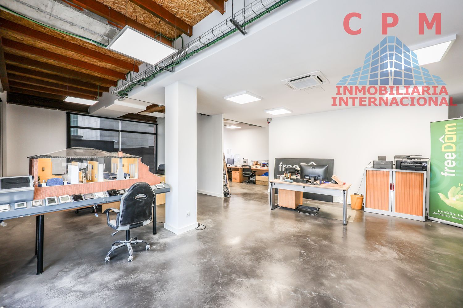 local-y-naves en madrid · fuencarral 2300€
