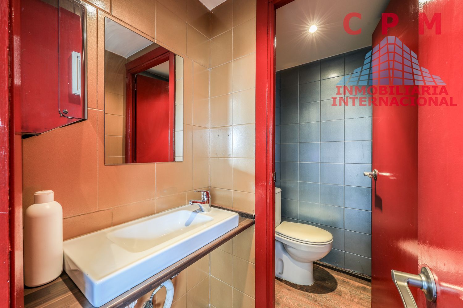 local-y-naves en madrid · puente-de-vallecas 219000€