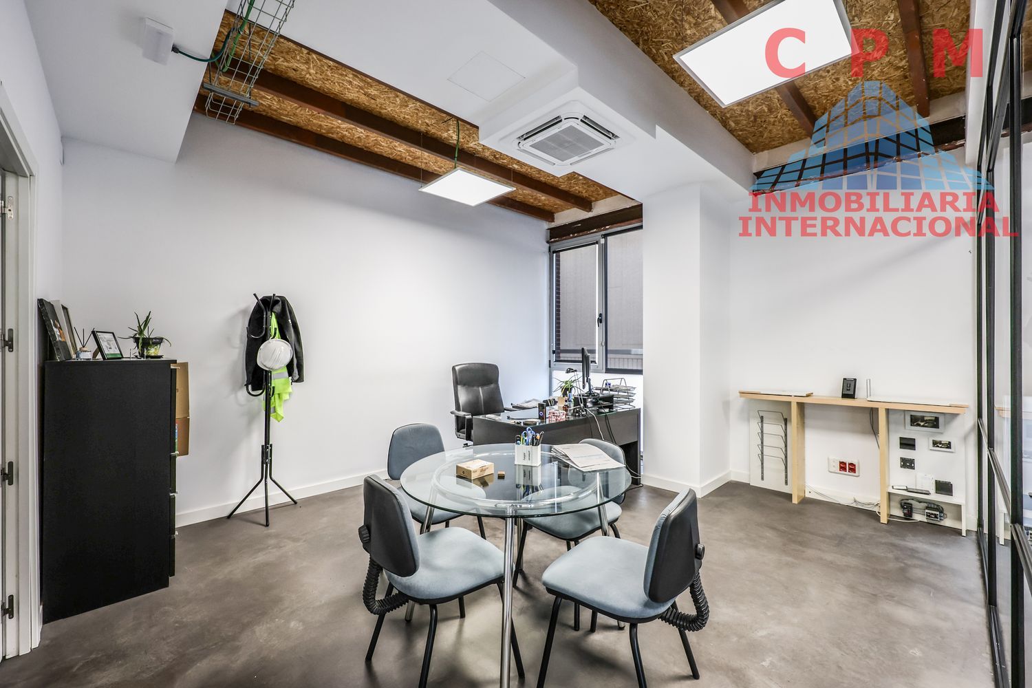 local-y-naves en madrid · fuencarral 2300€