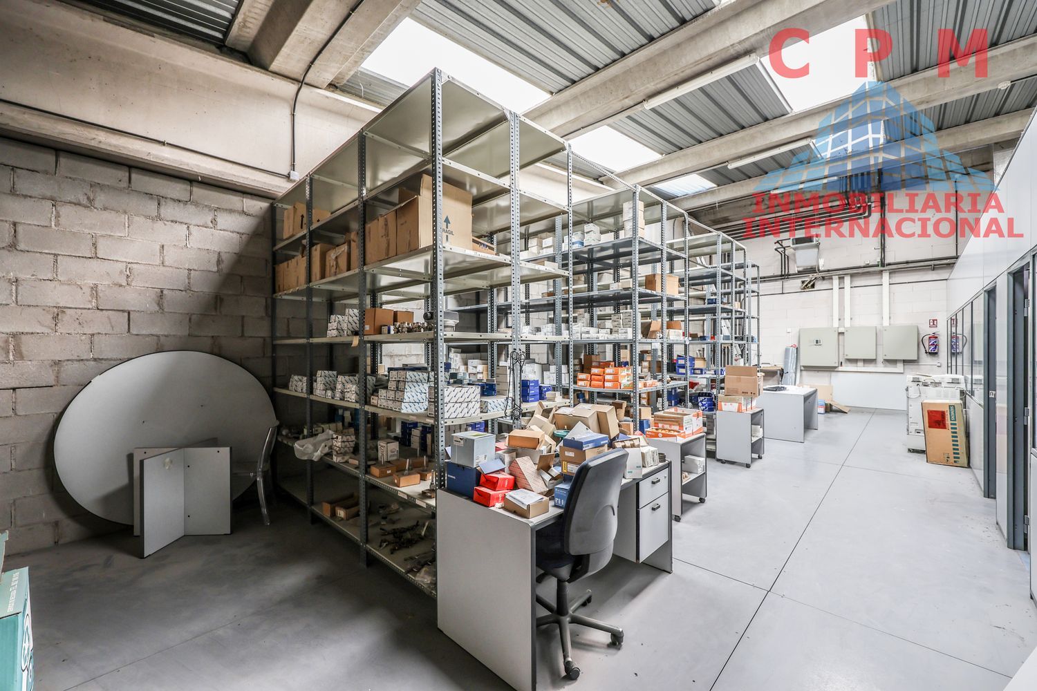 local-y-naves en madrid · villaverde 550000€