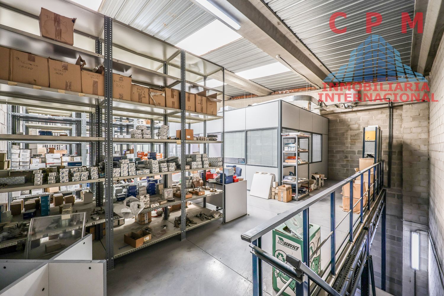 local-y-naves en madrid · villaverde 550000€