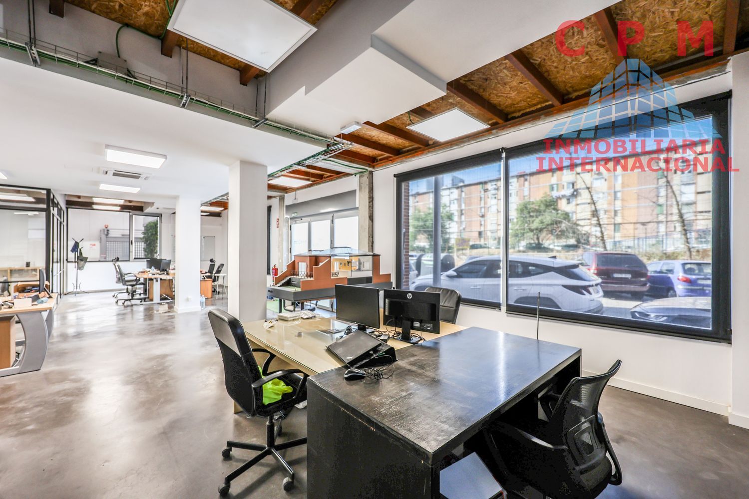 local-y-naves en madrid · fuencarral 2300€