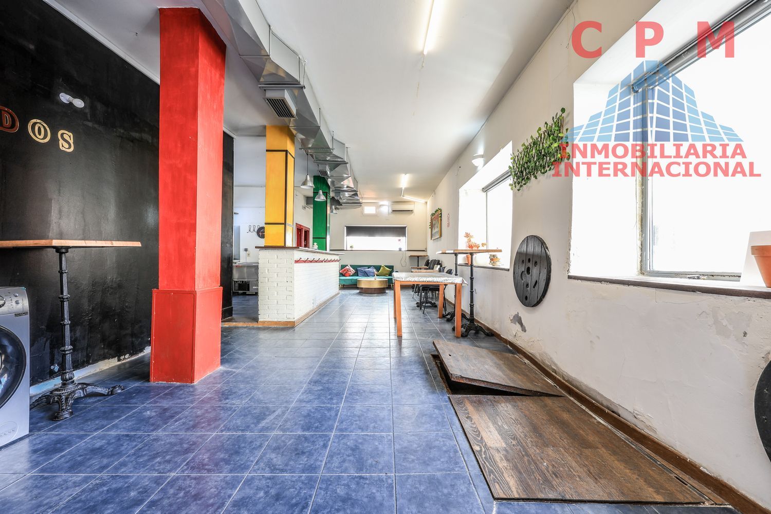 local-y-naves en madrid · puente-de-vallecas 219000€