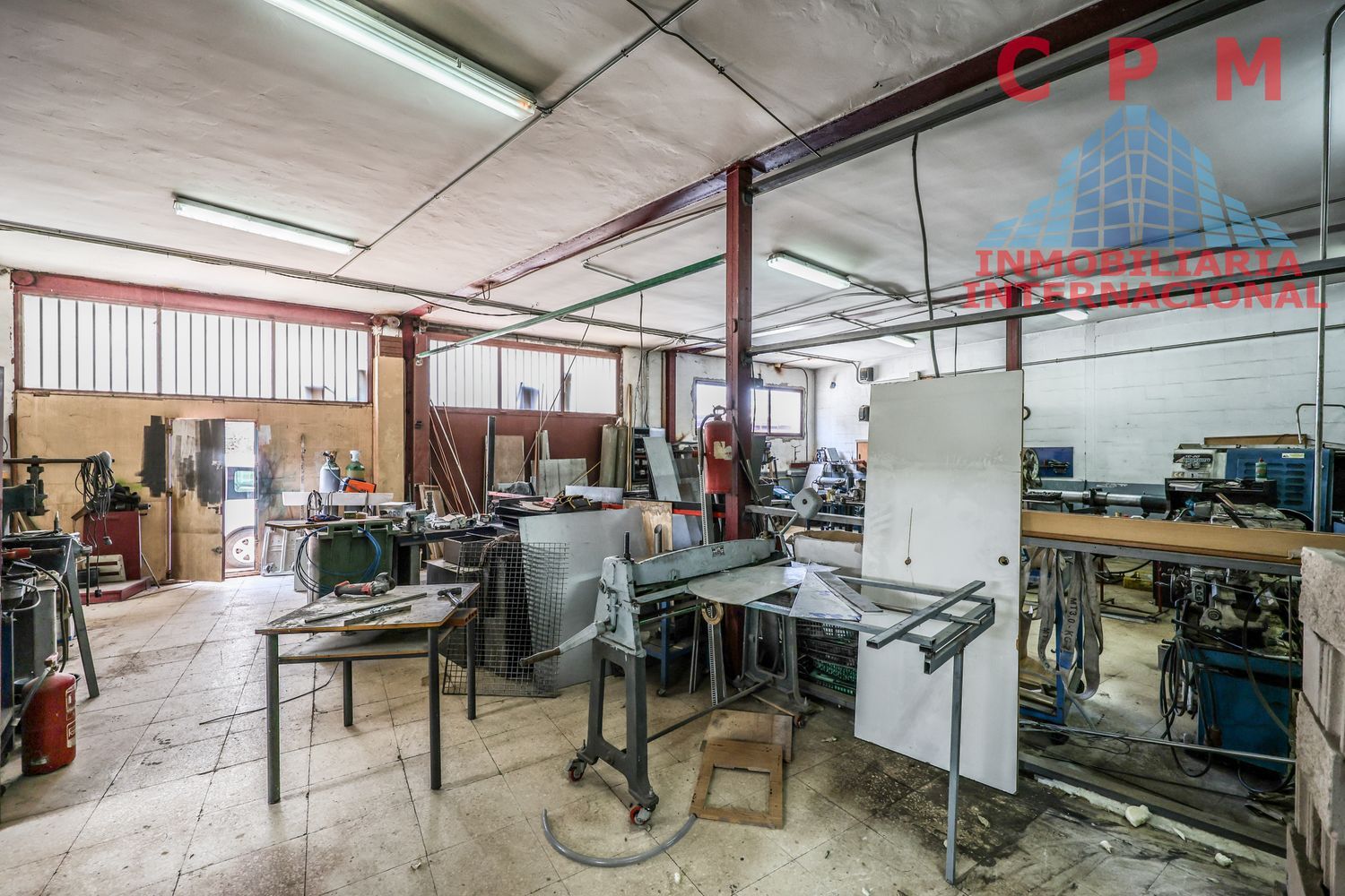 local-y-naves en leganes · leganes-norte 420000€