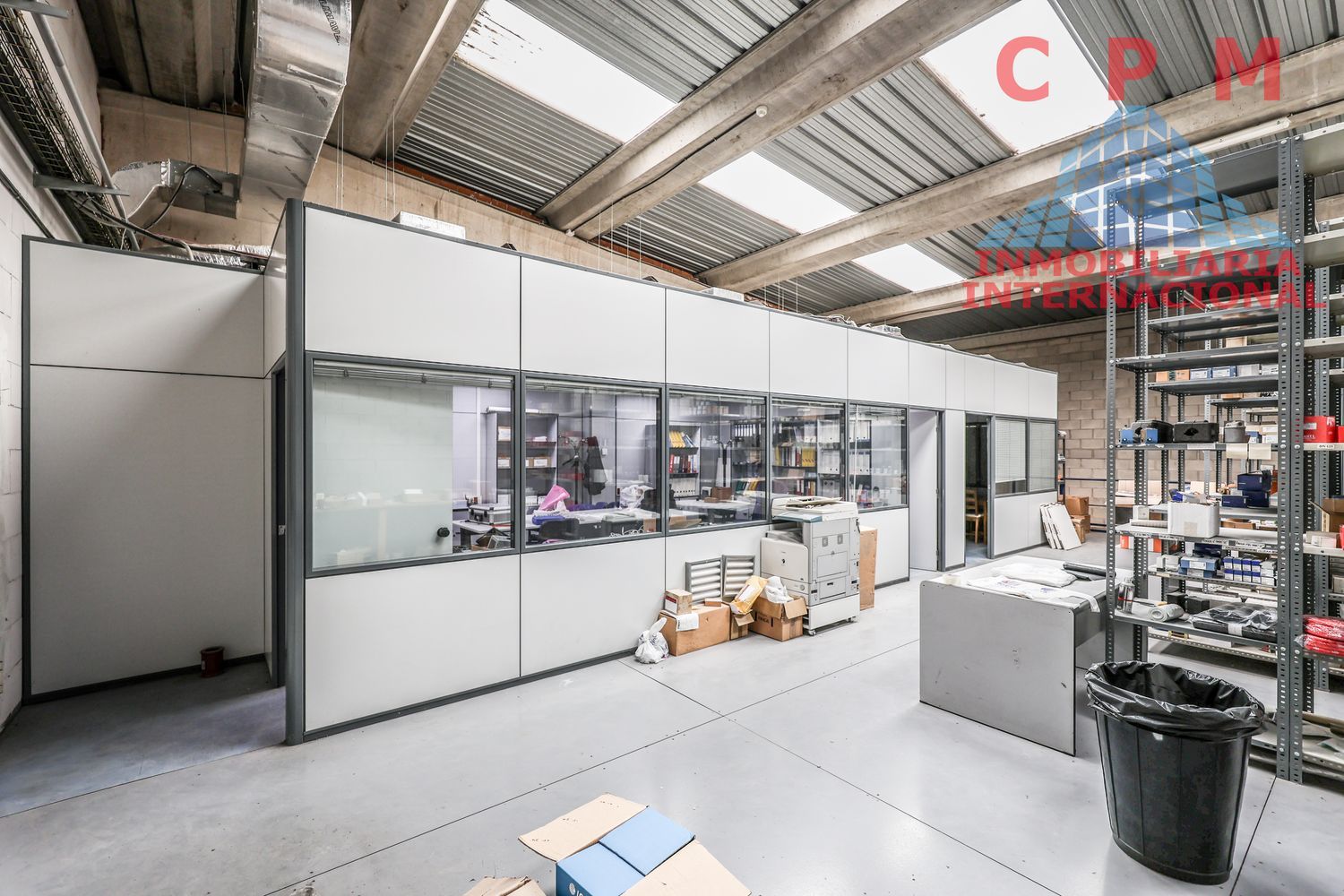 local-y-naves en madrid · villaverde 550000€