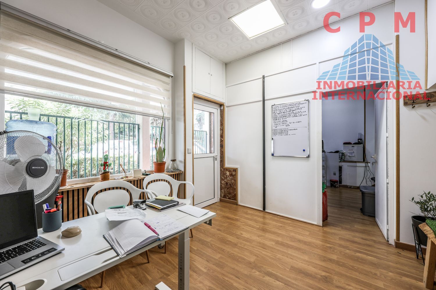 local-y-naves en madrid · latina 130000€