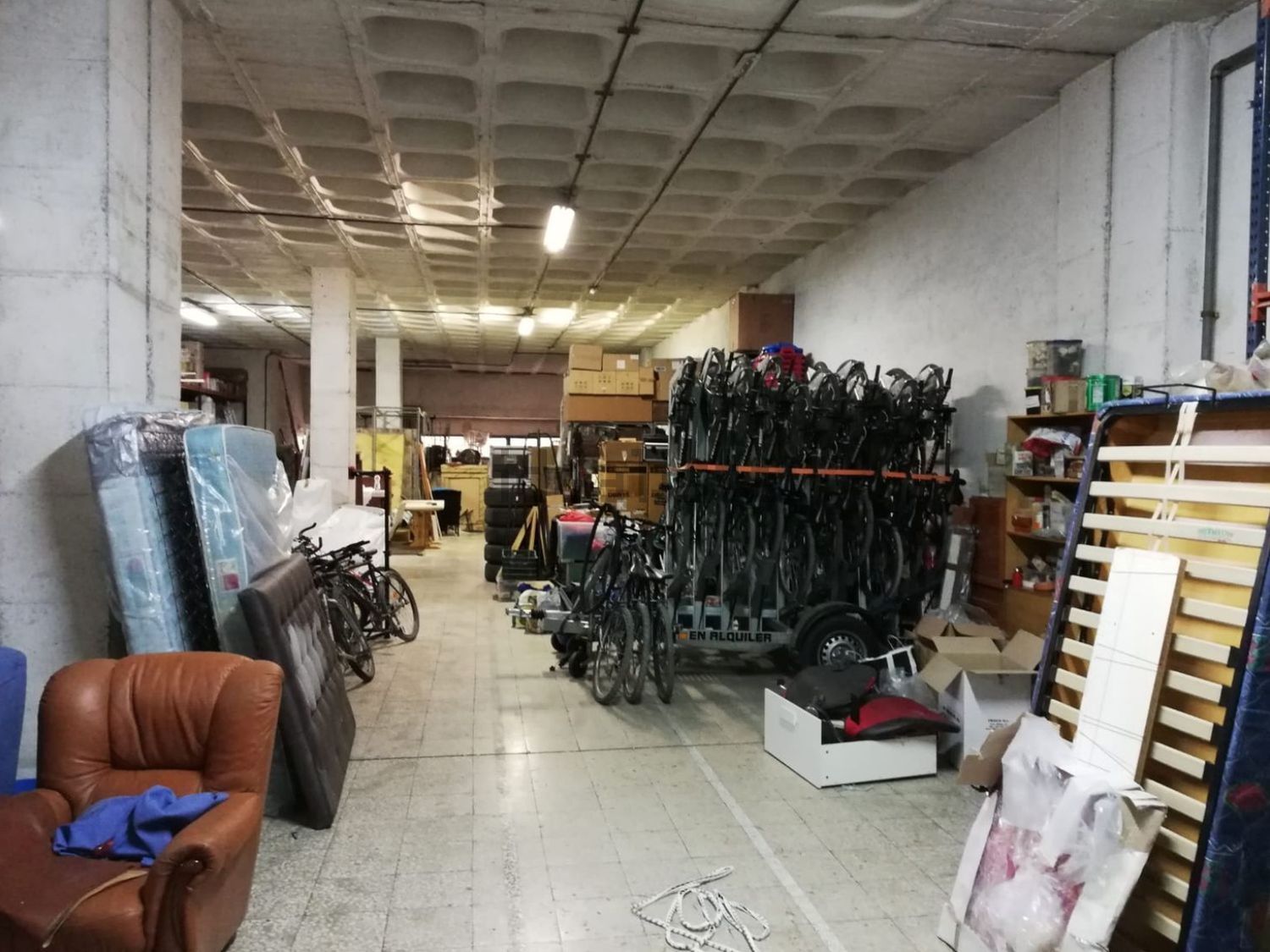 local-y-naves en madrid · hortaleza 700000€