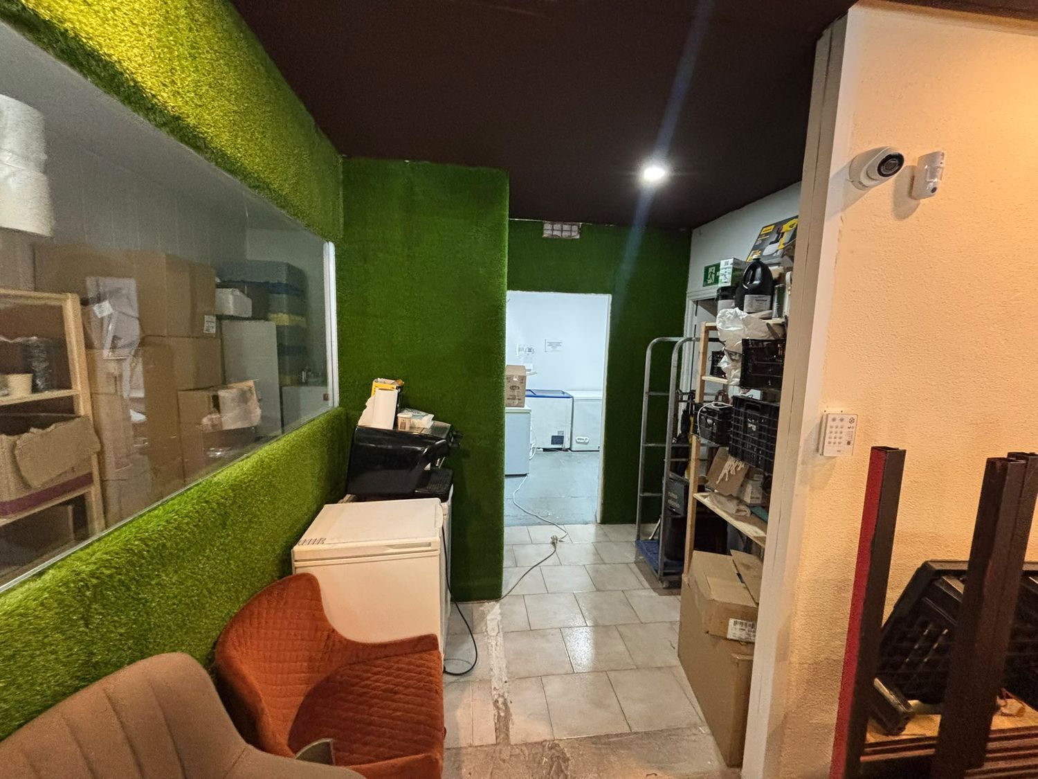 local-y-naves en madrid · chamberi 1780€