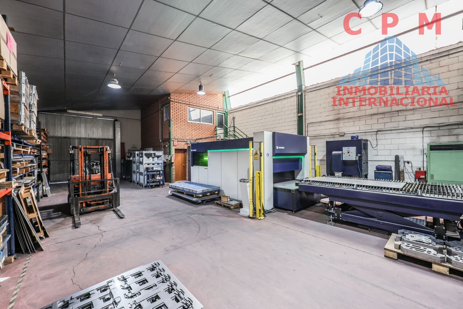 local-y-naves en ajalvir ·  1400000€