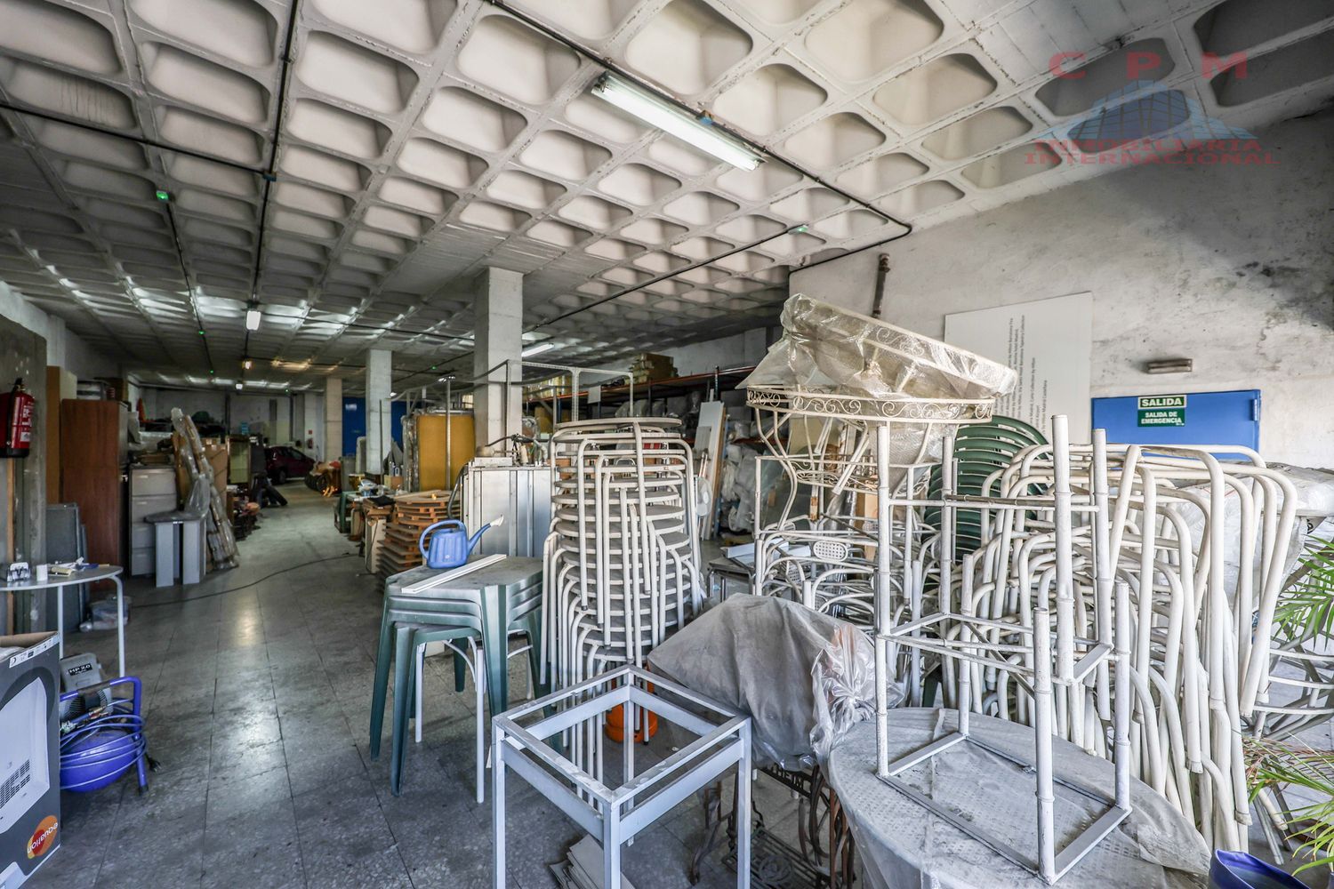 local-y-naves en madrid · hortaleza 700000€