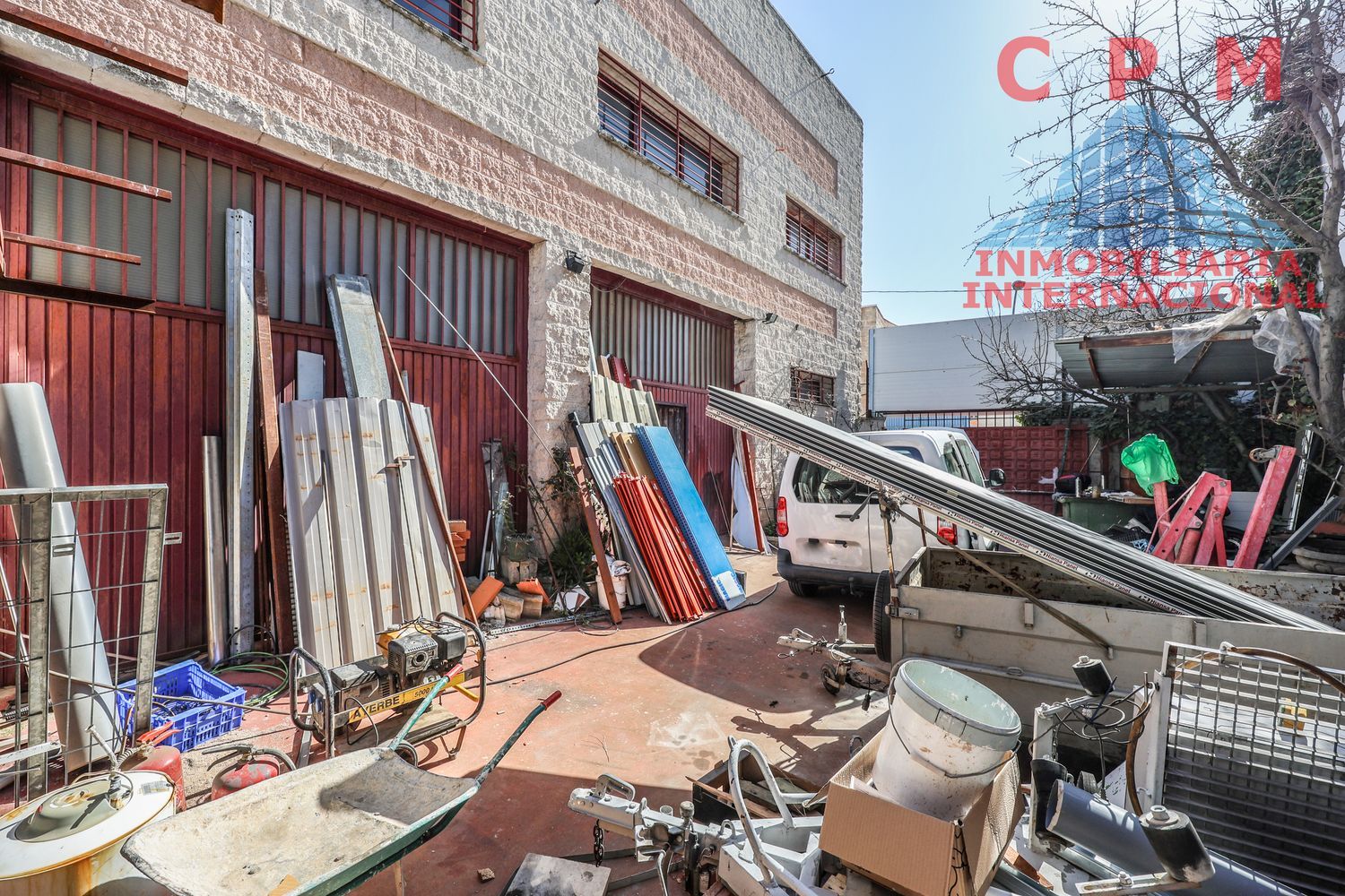 local-y-naves en leganes · leganes-norte 420000€