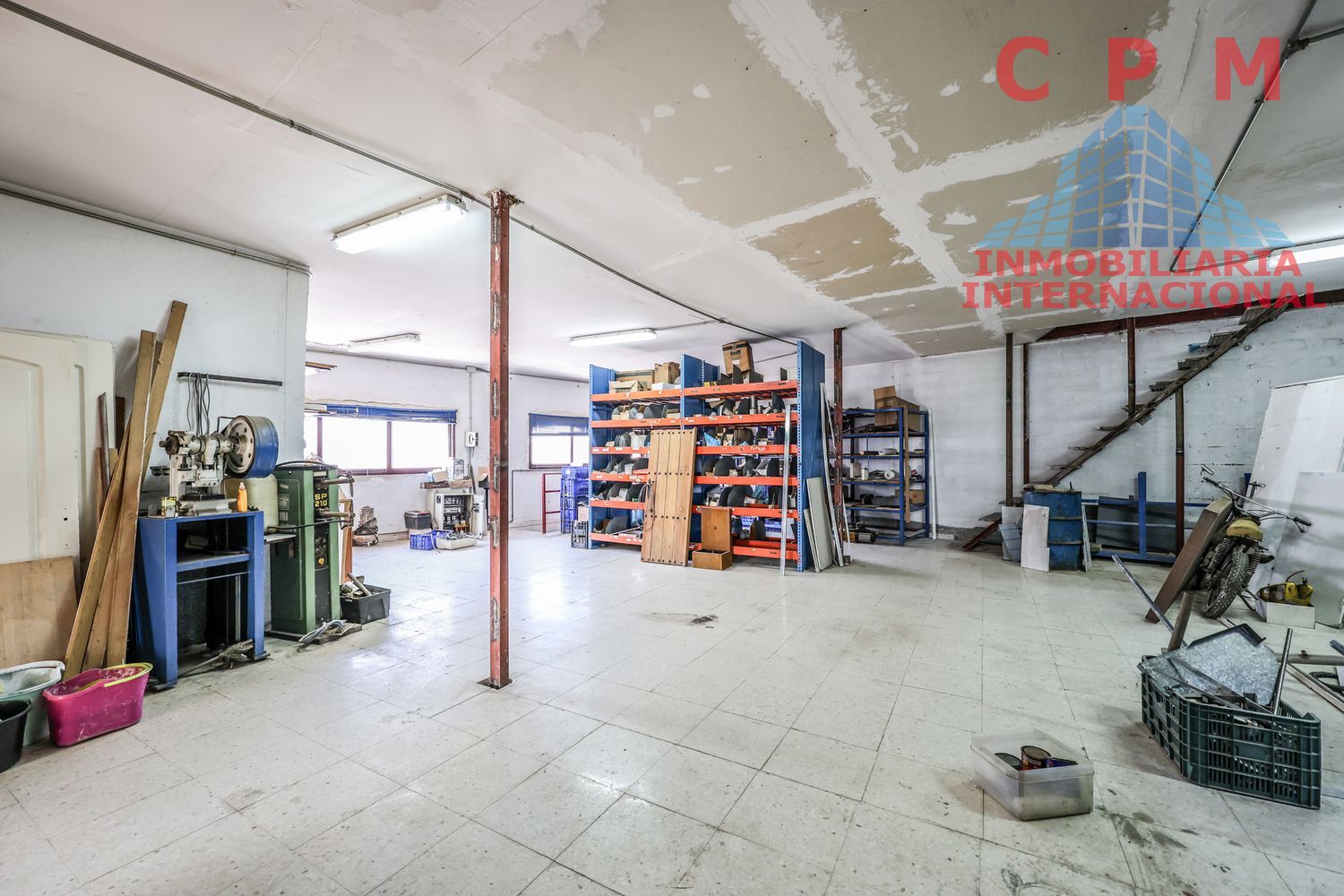 local-y-naves en leganes · leganes-norte 420000€
