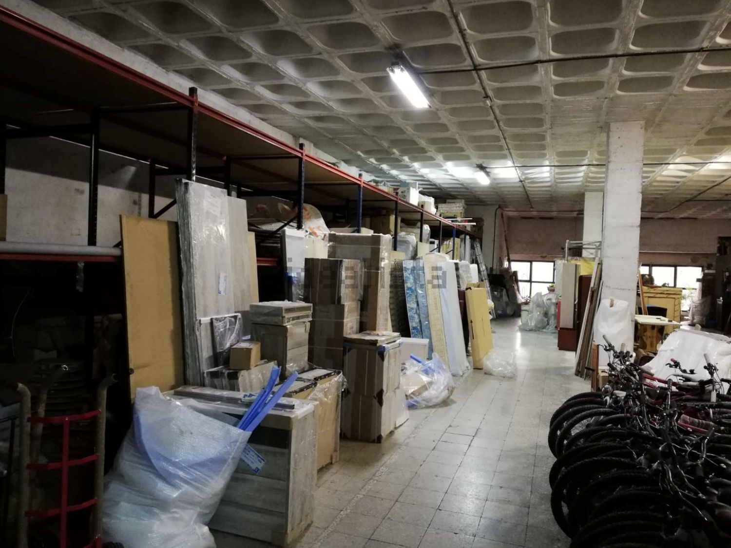 local-y-naves en madrid · hortaleza 700000€
