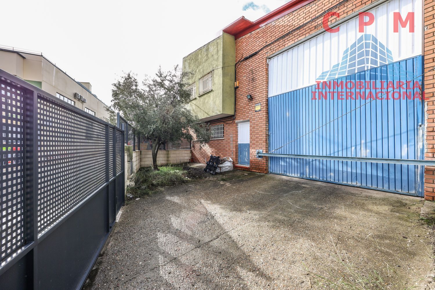 local-y-naves en ajalvir ·  1400000€