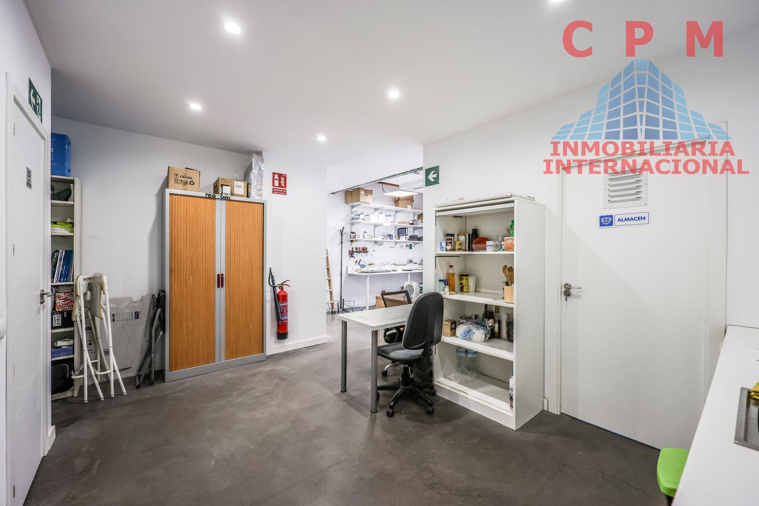 local-y-naves en madrid · fuencarral 2300€