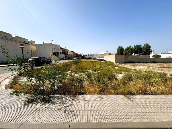 Terreno / Urbano (solar) En Venta