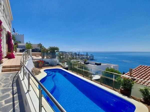 Detached house in Calle Jordi de Sant Jordi, Port Esportiu - Puig Rom - Canyelles, Roses — image 3